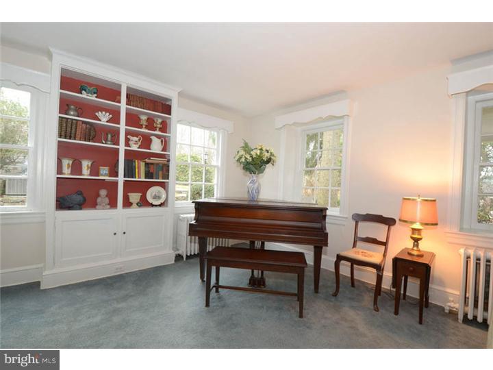 336 Oak Terrace Wayne, PA 19087 - Photo 5 of 24 Gallery Image 5