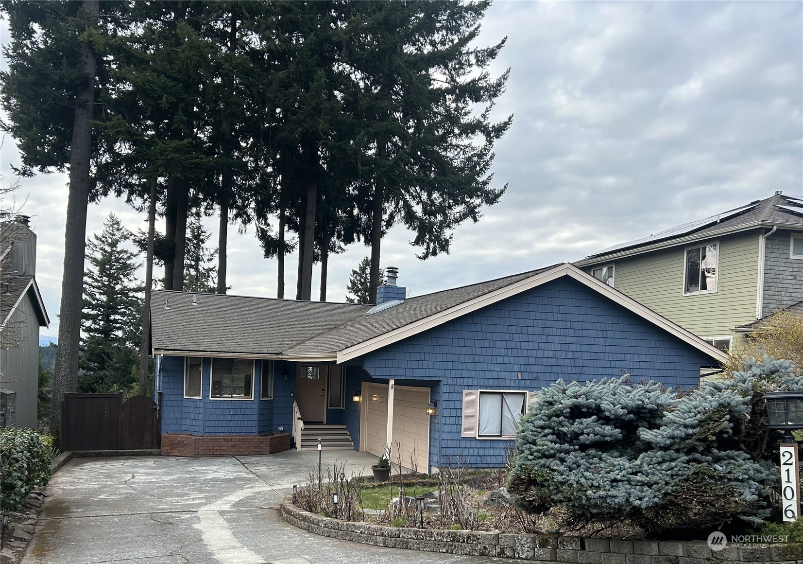 2106 37th Street Bellingham, WA 98229 - Photo 2 of 32 a front view of house with yard and trees