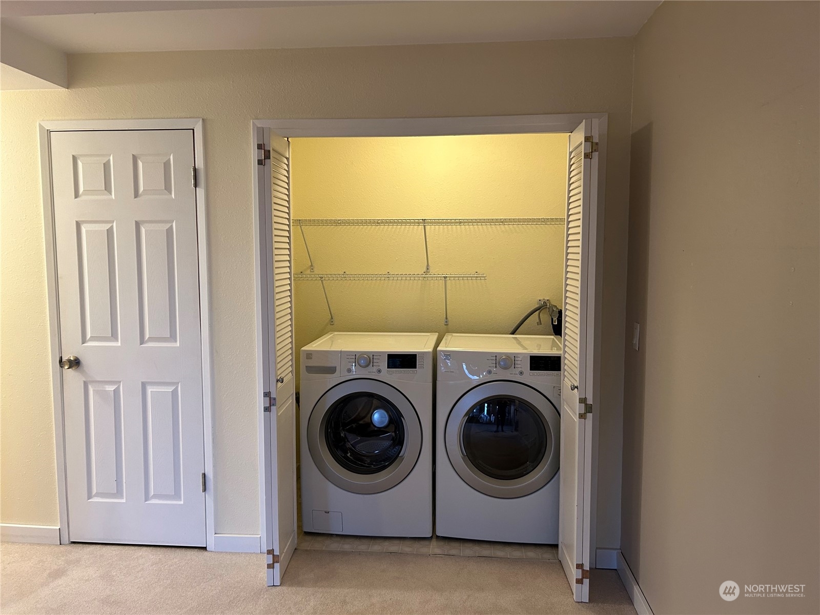 2106 37th Street Bellingham, WA 98229 - Photo 27 of 32 a utility room with dryer and washer