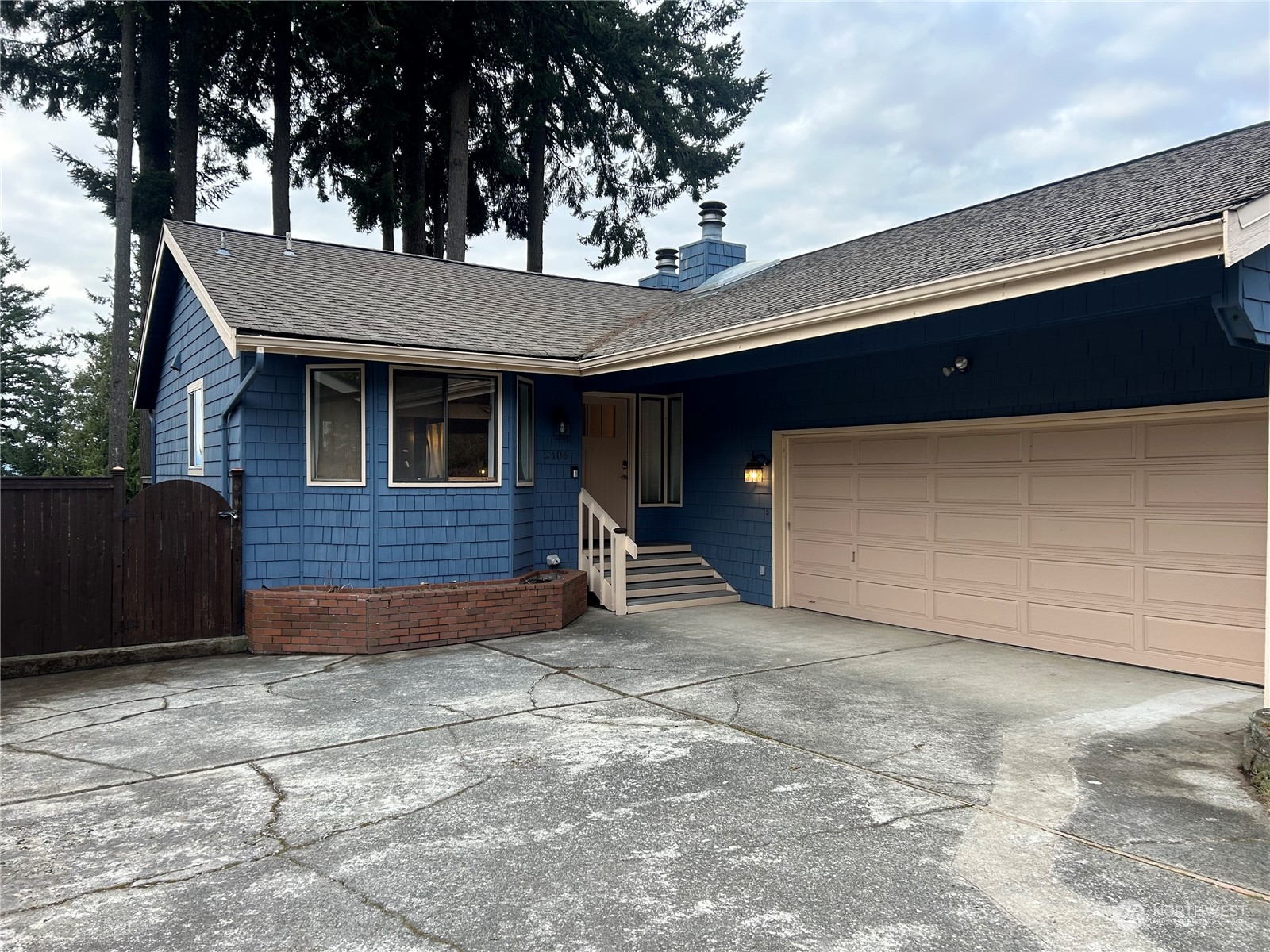 2106 37th Street Bellingham, WA 98229 - Photo 3 of 32