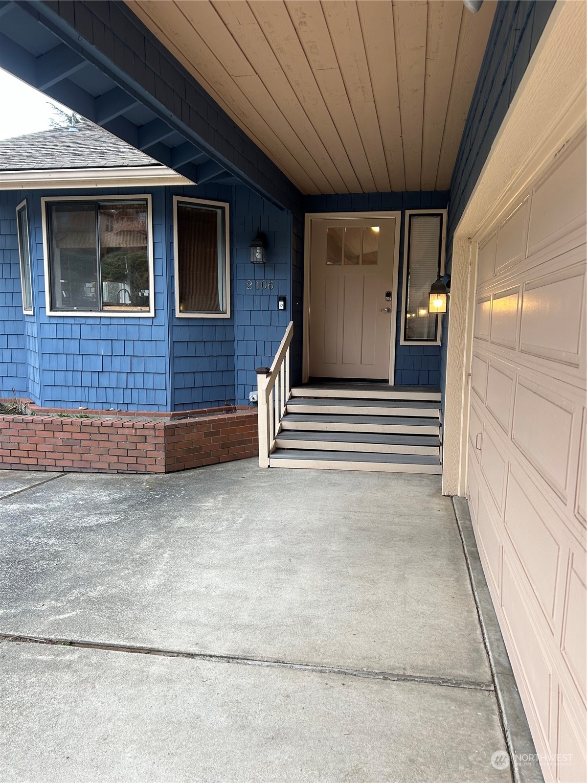 2106 37th Street Bellingham, WA 98229 - Photo 4 of 32 a view of entryway