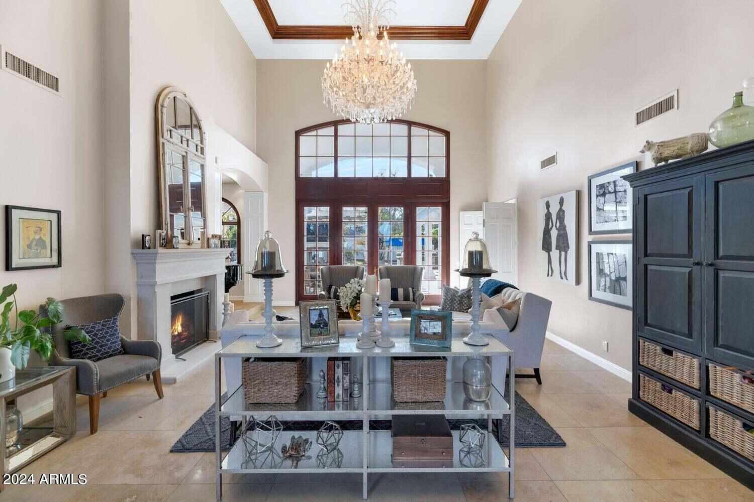 69 Biltmore Estates Drive Phoenix, AZ 85016 - Photo 4 of 36 20240312150319285686000000-o