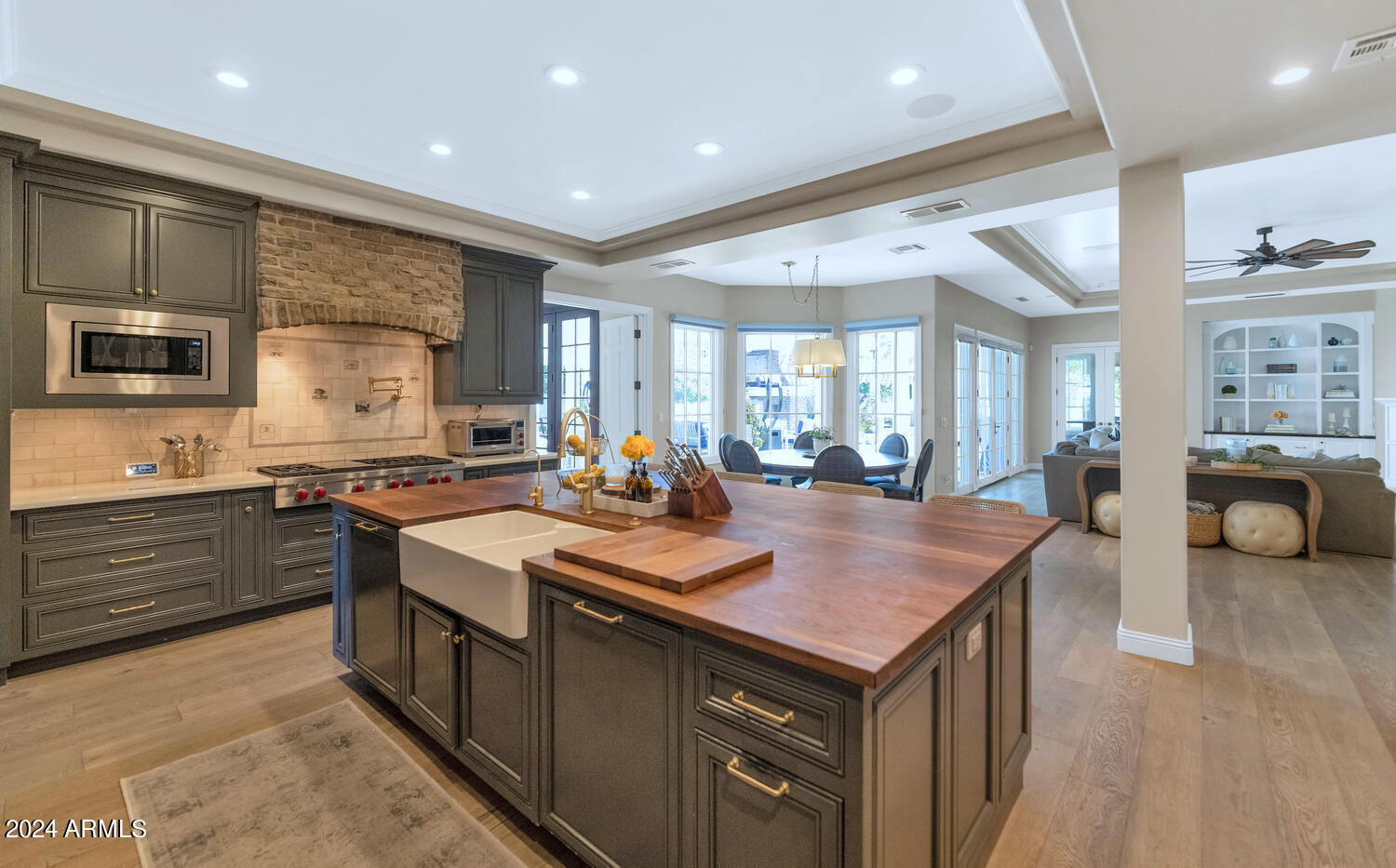 69 Biltmore Estates Drive Phoenix, AZ 85016 - Photo 10 of 36 69 Biltmore Estates Dr-large-011-021-TOD