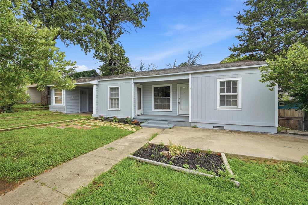 1105 West Hull Street Denison, TX 75020 - Photo 1 of 25