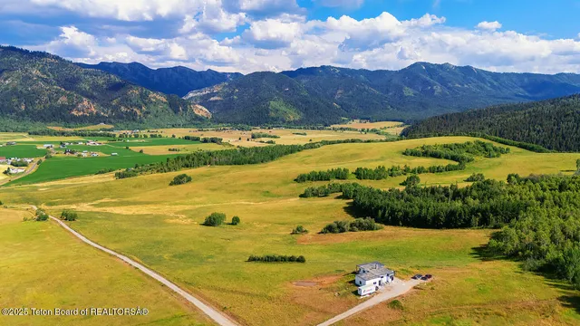 $1,300,000 | 2850 County Road 123, Bedford, WY 83112