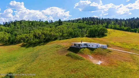 $1,300,000 | 2850 County Road 123, Bedford, WY 83112