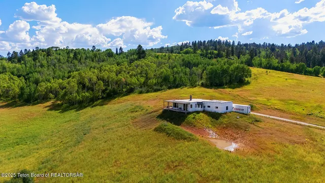 $1,300,000 | 2850 County Road 123, Bedford, WY 83112