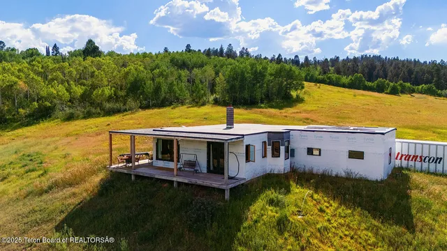 $1,300,000 | 2850 County Road 123, Bedford, WY 83112