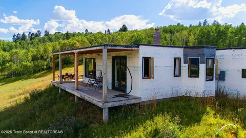 $1,300,000 | 2850 County Road 123, Bedford, WY 83112