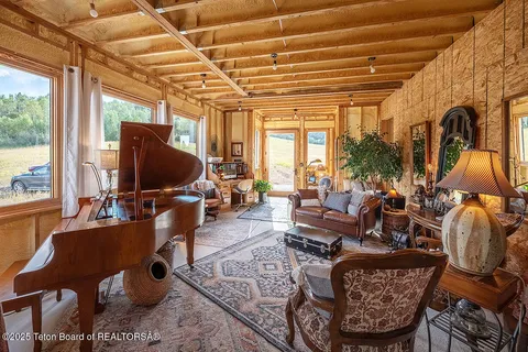 $1,300,000 | 2850 County Road 123, Bedford, WY 83112