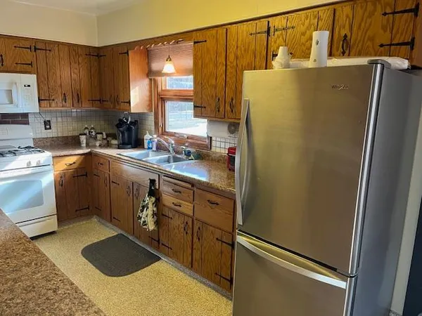 $142,999 | 1210 West 2nd Street, Eveleth, MN 55734