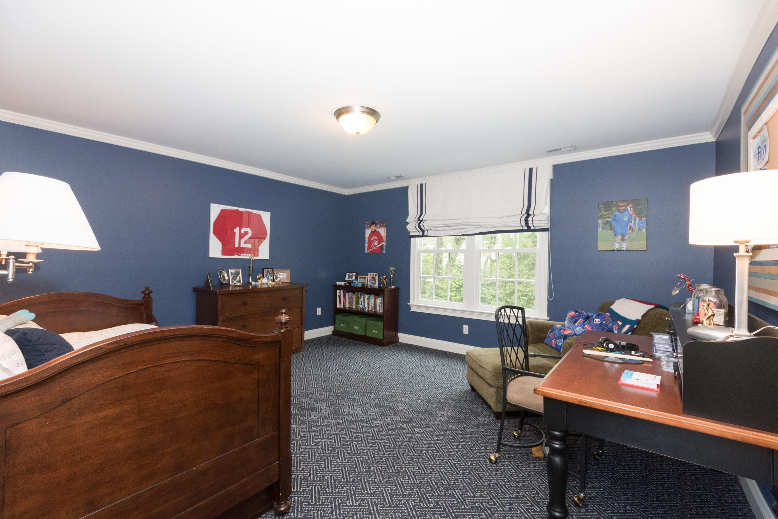 280 Hollow Tree Ridge Road Darien, CT 06820 - Photo 41 of 66 a room with furniture and a window