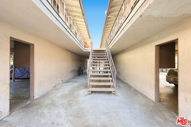 $6,788,888 | 524 North Poplar Avenue, Montebello, CA 90640