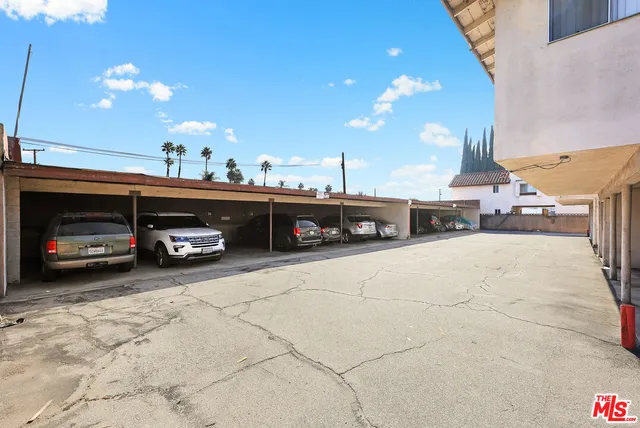 $6,788,888 | 524 North Poplar Avenue, Montebello, CA 90640