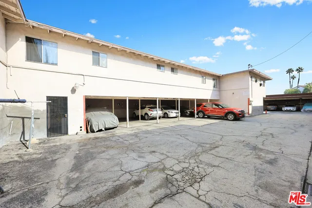 $6,788,888 | 524 North Poplar Avenue, Montebello, CA 90640