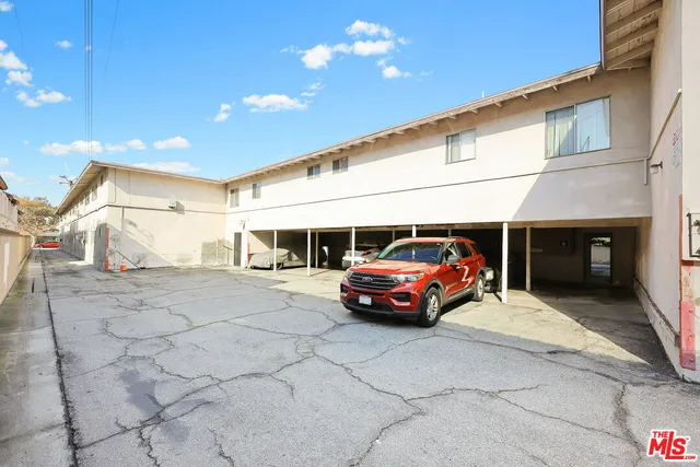 $6,788,888 | 524 North Poplar Avenue, Montebello, CA 90640