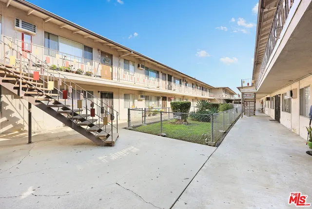 $6,788,888 | 524 North Poplar Avenue, Montebello, CA 90640