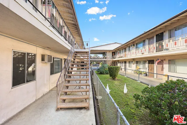 $6,788,888 | 524 North Poplar Avenue, Montebello, CA 90640