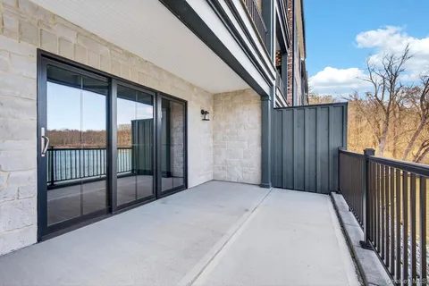 $925,000 | 16 Icehouse Drive, Saugerties, NY 12477