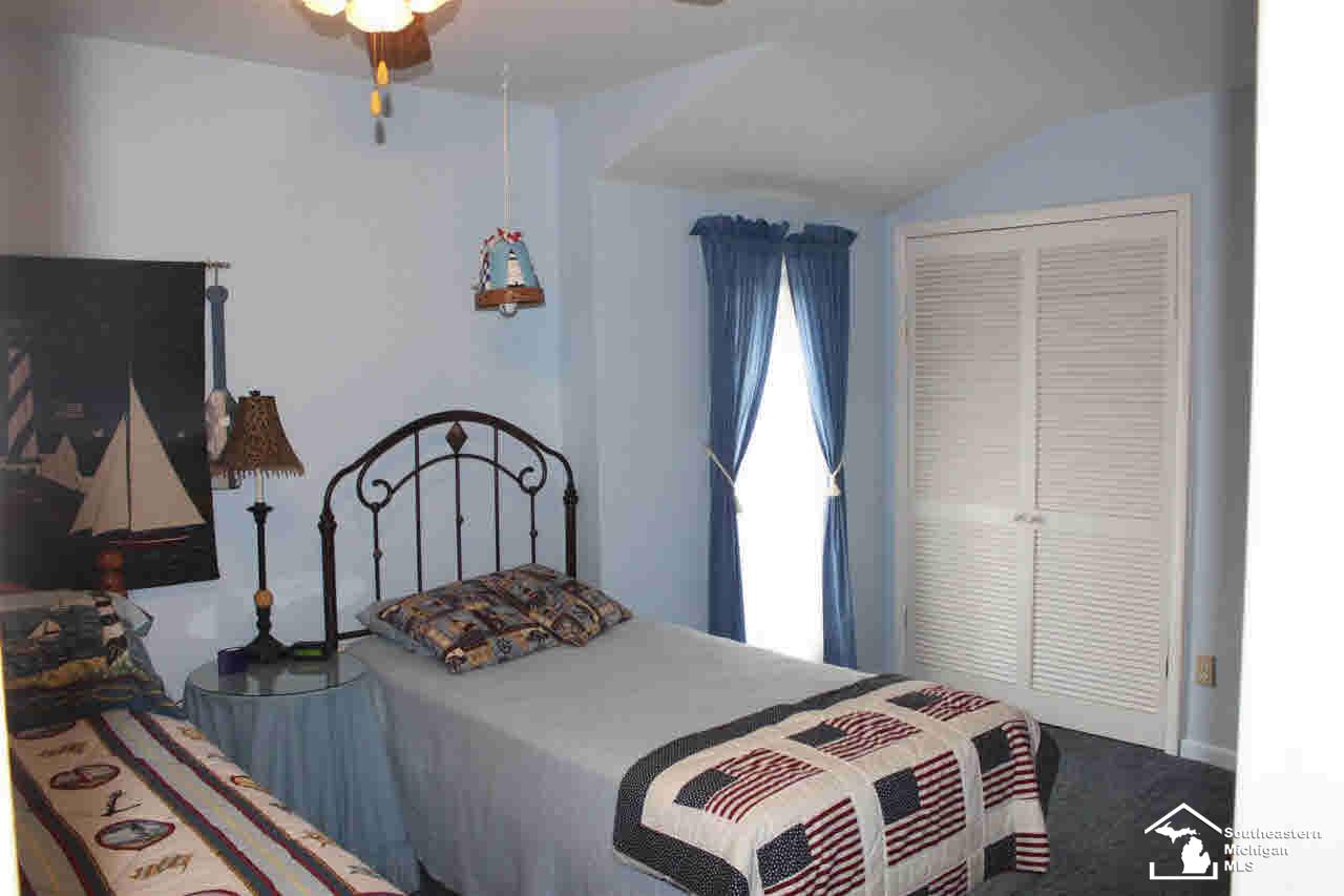 1304 Rutledge Drive Temperance, MI 48182 - Photo 11 of 19 Bedroom