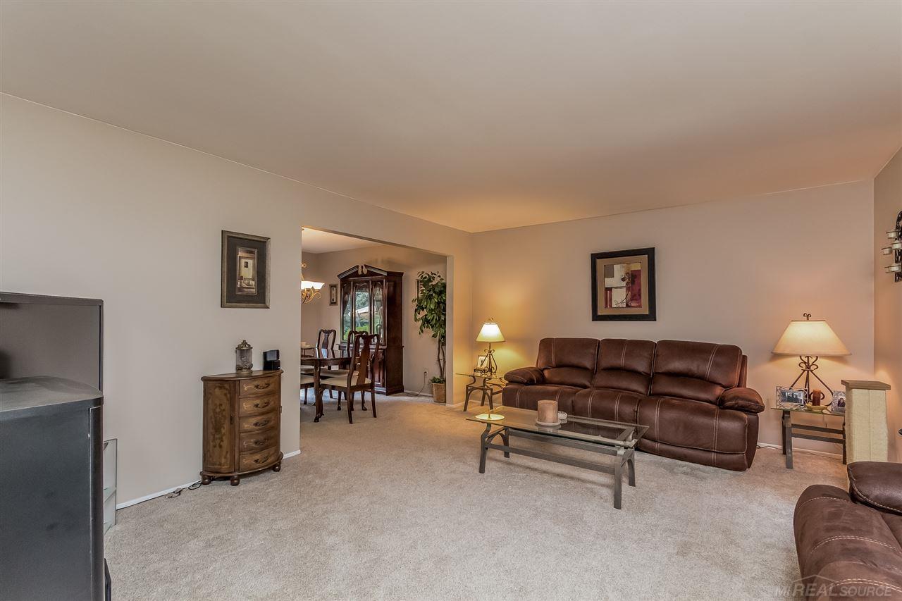 2300 North Fairview Lane Rochester Hills, MI 48306 - Photo 5 of 43