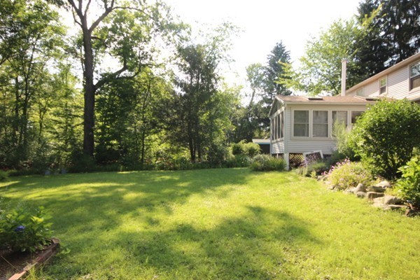 111 Chestnut Street Amherst, MA 01002 - Photo 4 of 30