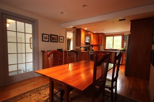 111 Chestnut Street Amherst, MA 01002 - Photo 9 of 30