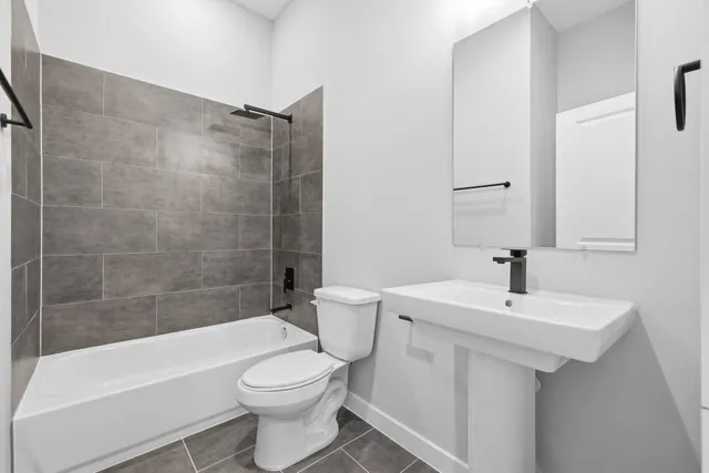 $2,799 | 411 Stonework Landing Lane, Houston, TX 77076