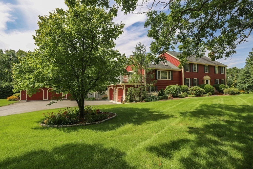 173 Crosby Road Berlin, MA 01503 - Photo 3 of 39 Gallery Image 3