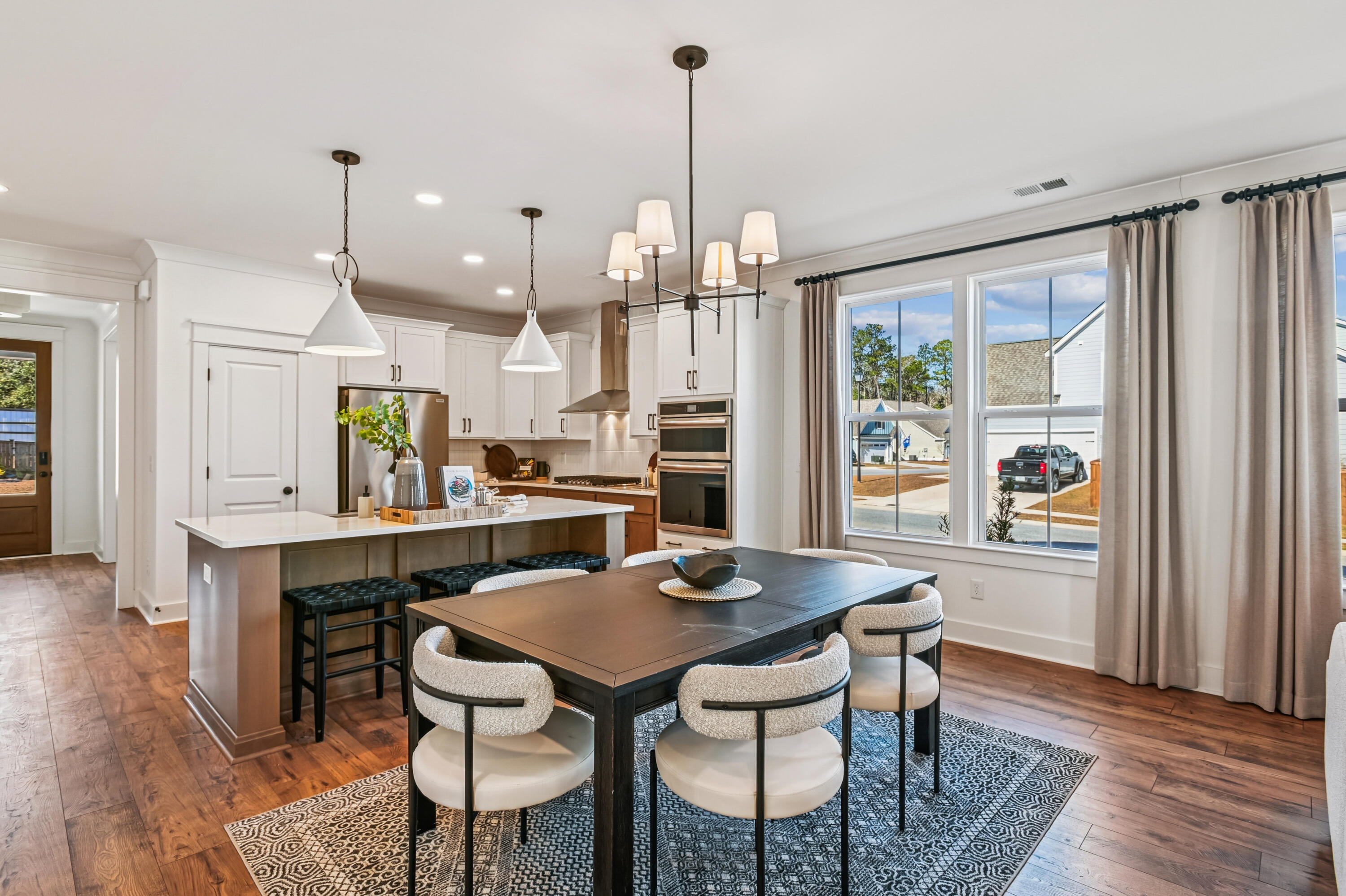 453 Eagleview Drive Moncks Corner, SC 29461 - Photo 11 of 44 interiors-dining_room-dsc2351