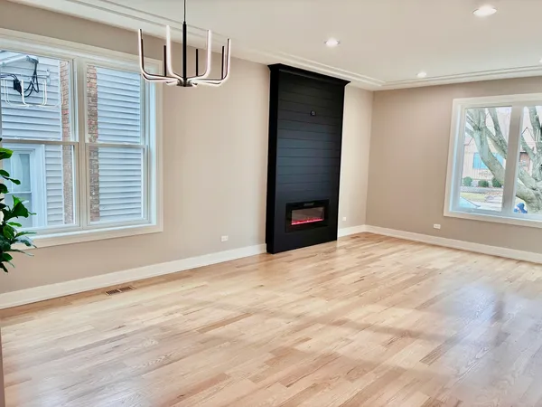 $829,000 | 3755 North Odell Avenue, Chicago, IL 60634