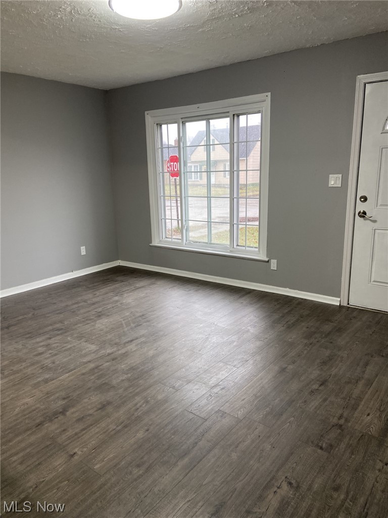 18500 Homeway Road Cleveland, OH 44135 - Photo 5 of 31