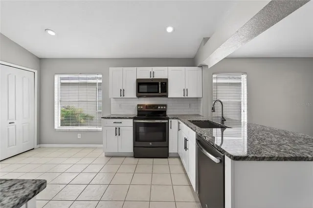 $2,300 | 11305 Symmes Lake Drive, Riverview, FL 33569