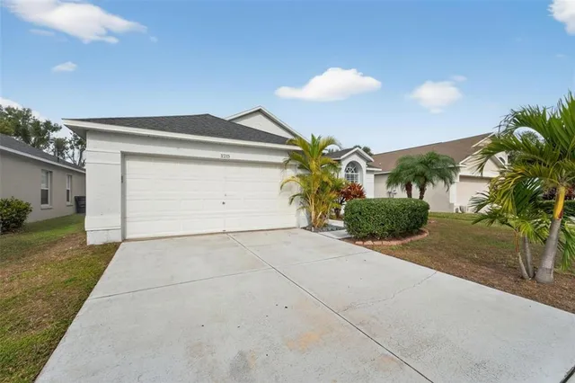 $2,300 | 11305 Symmes Lake Drive, Riverview, FL 33569