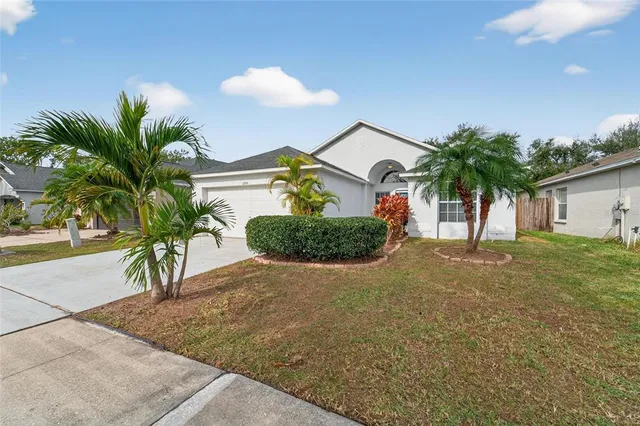 $2,300 | 11305 Symmes Lake Drive, Riverview, FL 33569