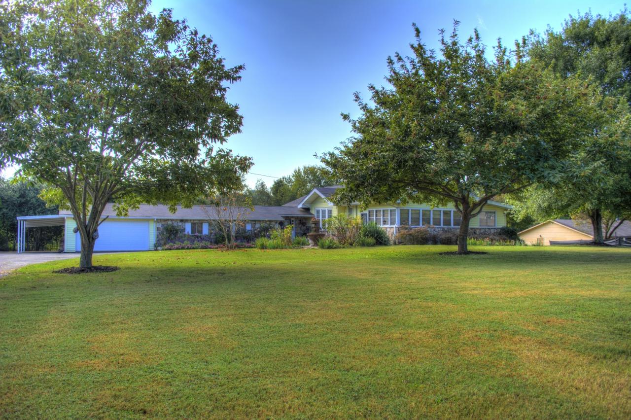 3336 Roberts Road Chattanooga, TN 37416 - Photo 1 of 95 DSC_0025_6_7 (1280x852)