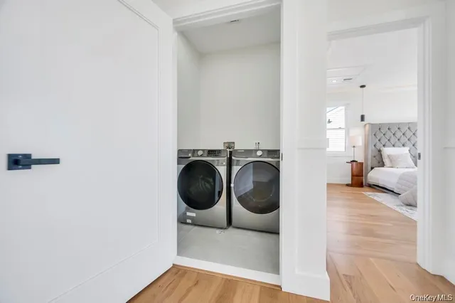 a view of living room washer and dryer
