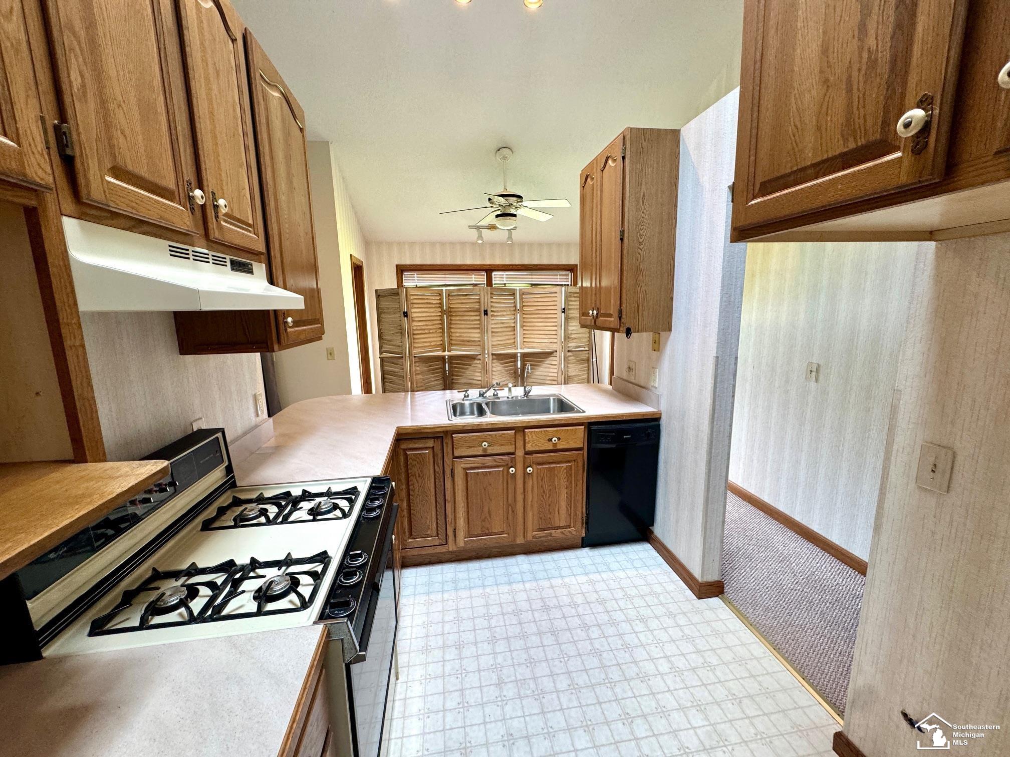 5711 Wells Road Petersburg, MI 49270 - Photo 26 of 43 50182104-885a69ad-8f12-476f-ab8a-743b6bb7ab73.JPG
