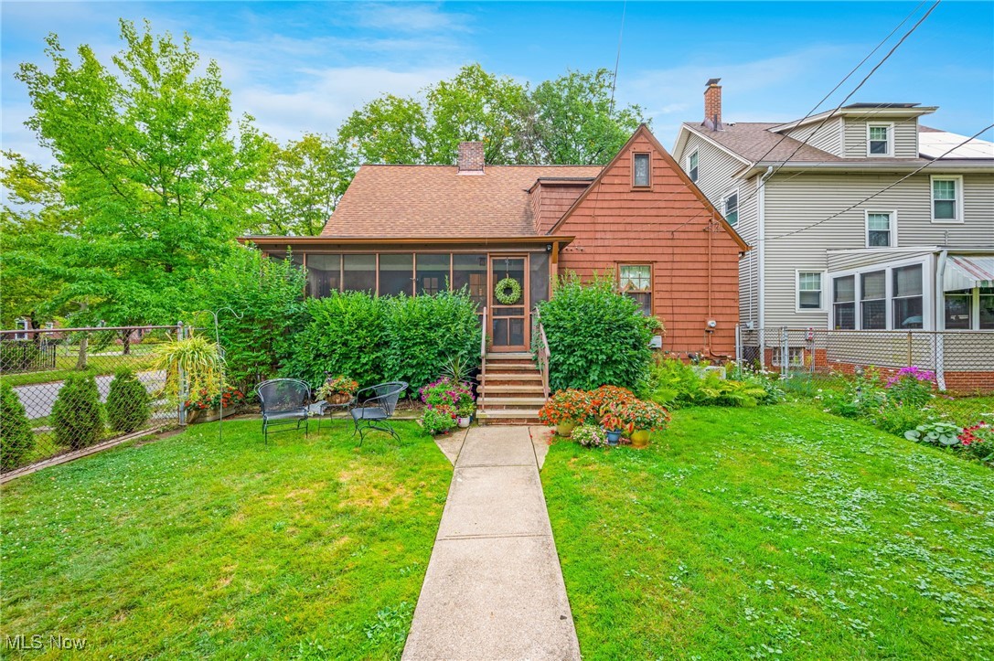 2576 South Taylor Road Cleveland Heights, OH 44118 - Photo 3 of 28