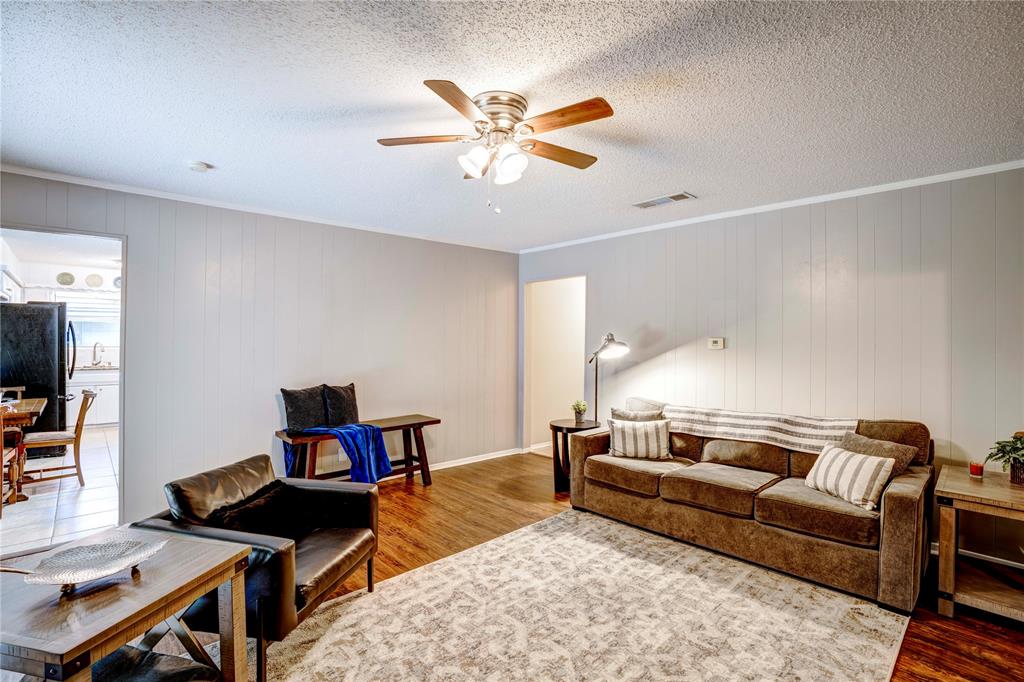 6028 Ridgecrest Drive Watauga, TX 76148 - Photo 6 of 40 a living room with furniture