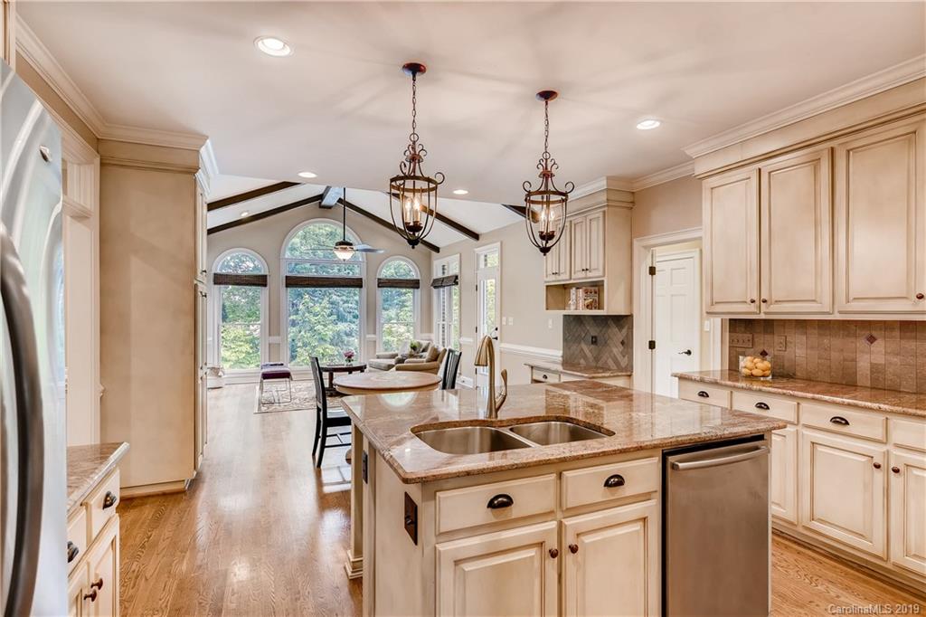 4520 Binfords Ridge Road Charlotte, NC 28226 - Photo 4 of 25 Gallery Image 4