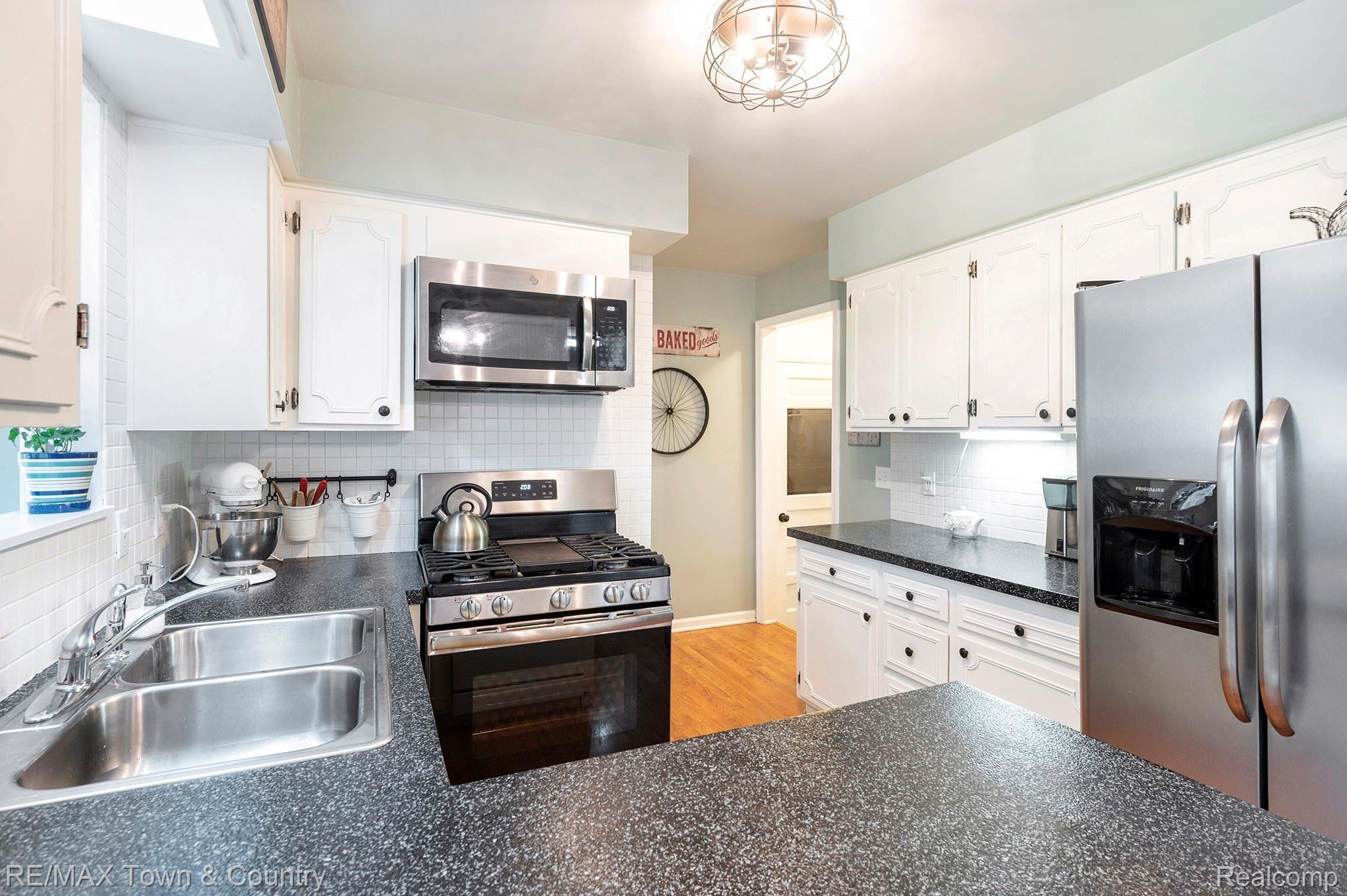7040 Riegler Street Grand Blanc, MI 48439 - Photo 5 of 25 2.jpg
