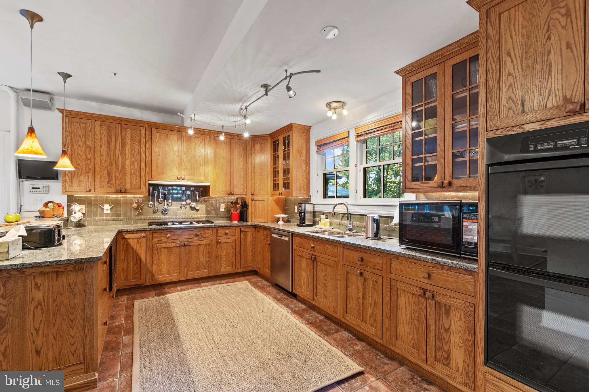 317 Hawthorn Road Baltimore, MD 21210 - Photo 21 of 59 Attractive gourmet kitchen