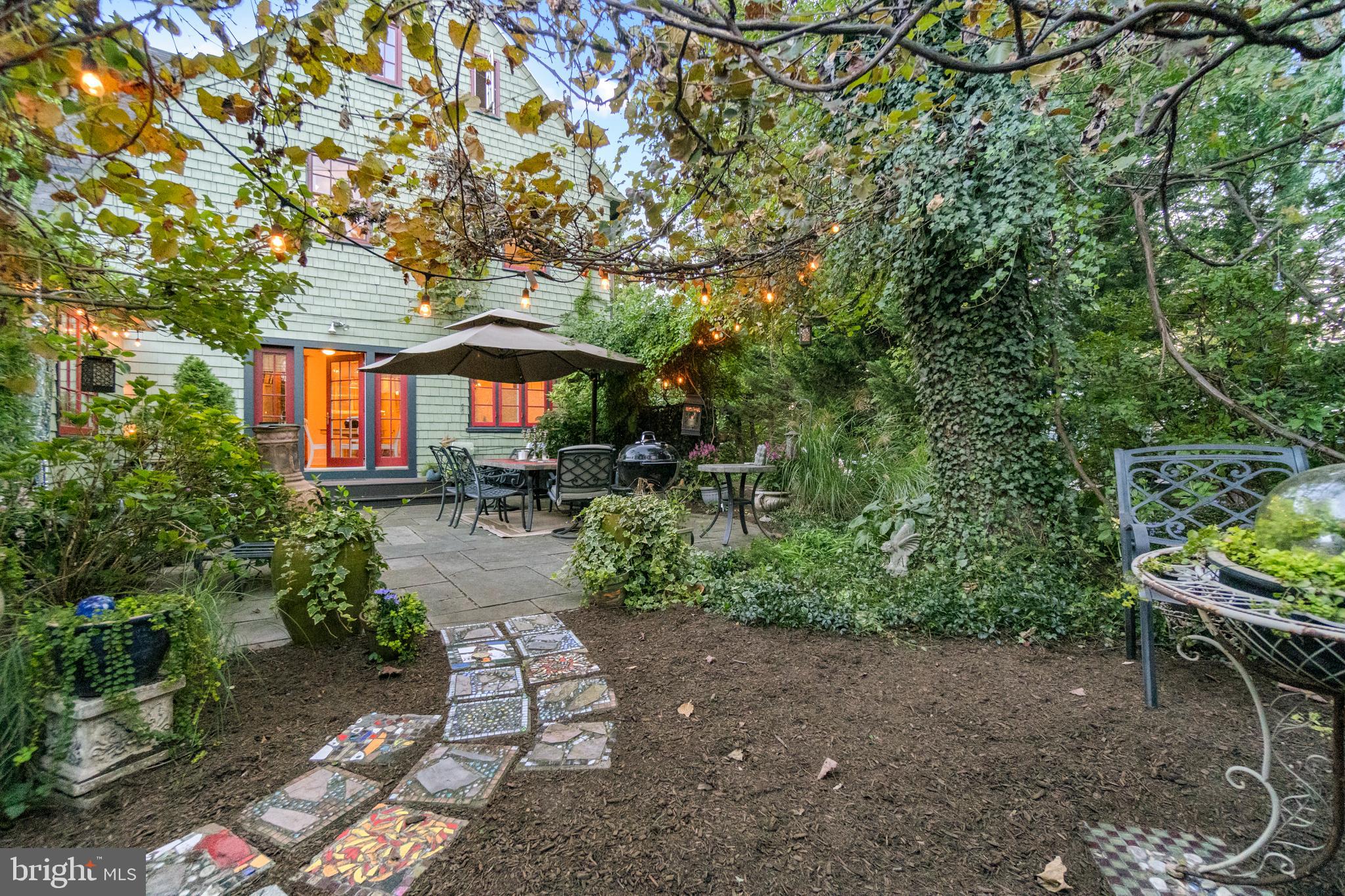 317 Hawthorn Road Baltimore, MD 21210 - Photo 45 of 59 Low maintenance grounds