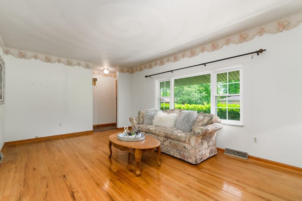 228 Linhurst Avenue Butler, PA 16001 - Photo 4 of 22 Gallery Image 4