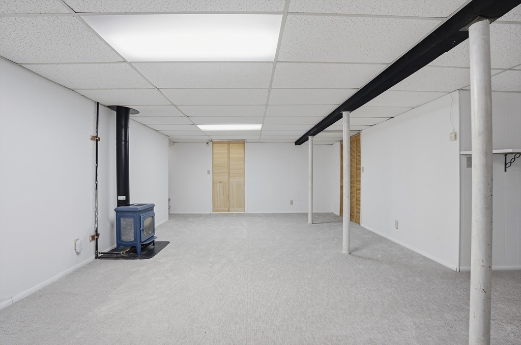 35 Burnham Road Lowell, MA 01852 - Photo 20 of 32