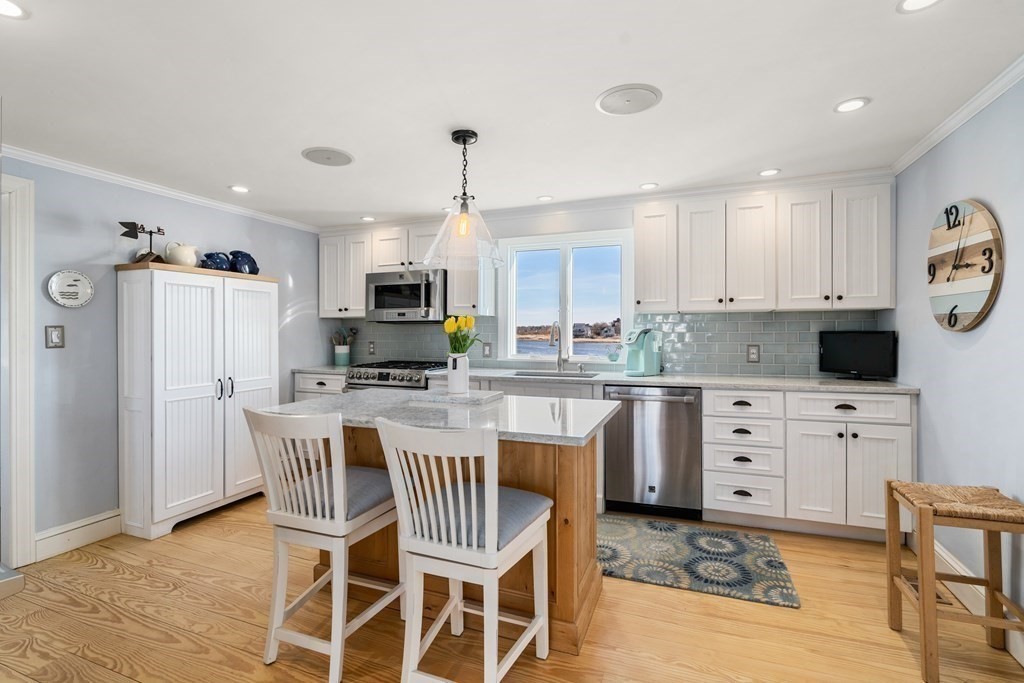 9 Seagate Circle Scituate, MA 02066 - Photo 8 of 33