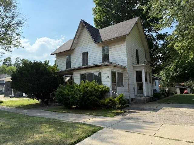 $99,900 | 42 West Chicago Street, Quincy, MI 49082