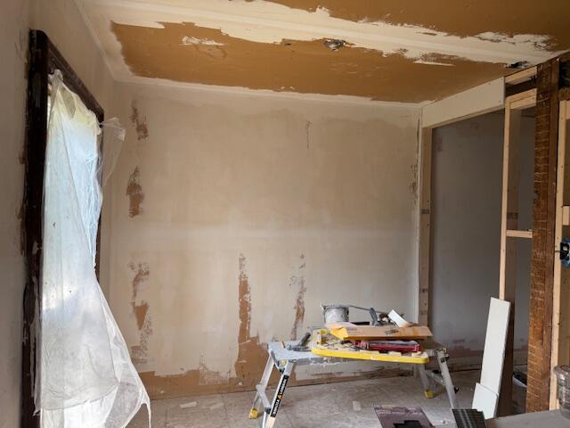 42 West Chicago Street Quincy, MI 49082 - Photo 3 of 19 IMG_0441