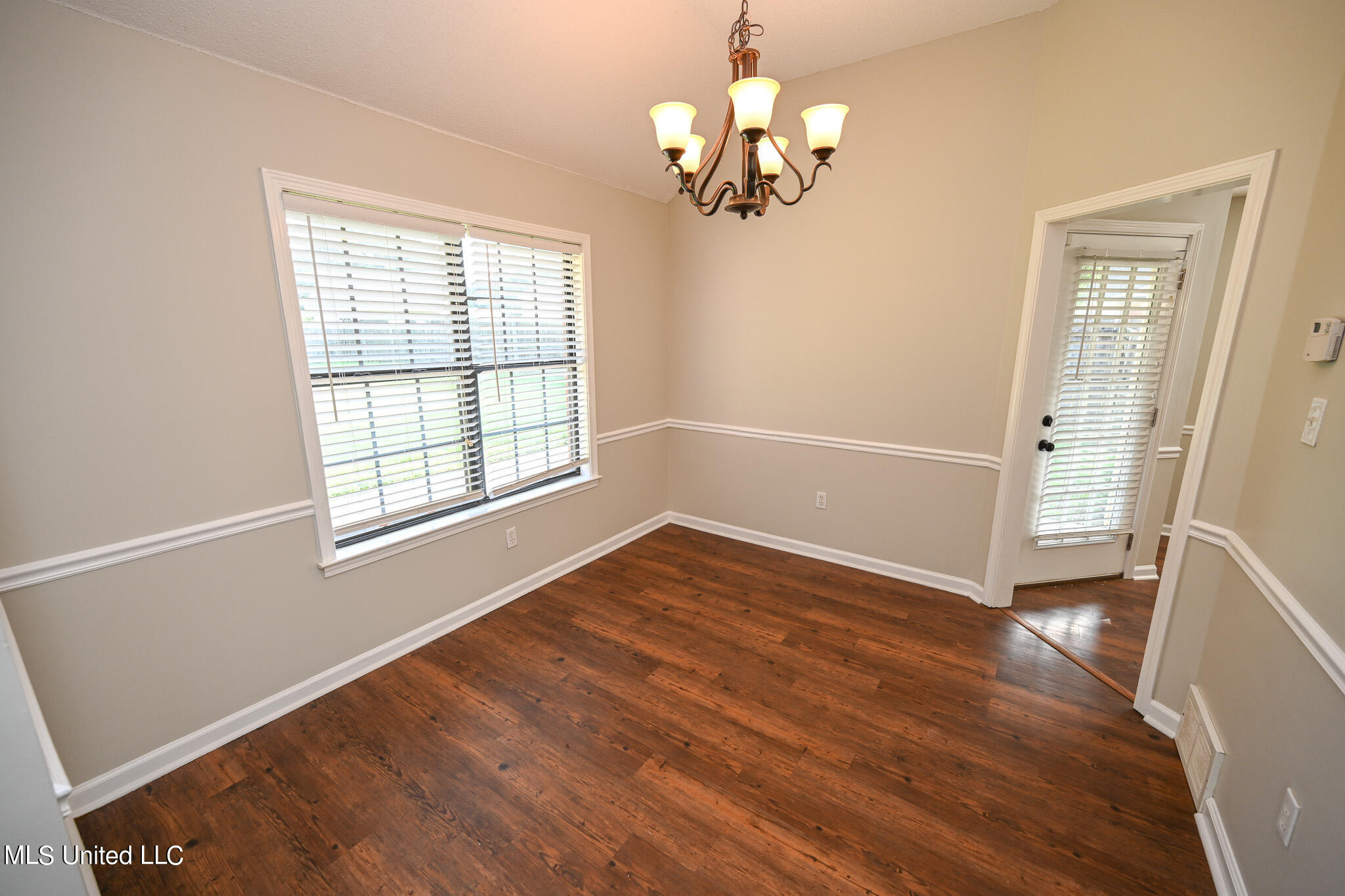 8860 Bell Ridge Drive Olive Branch, MS 38654 - Photo 17 of 36 Dining Room